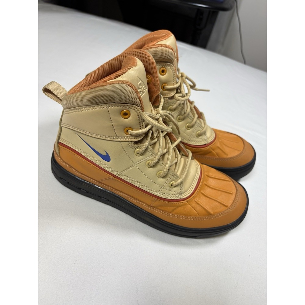 Nike ACG Woodside 2 High GS Sesame Hot Curry Duck Boots 524872-201 Size 6Y Kids